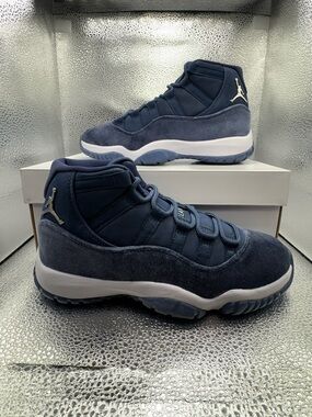 Nike Air Jordan 11 Retro Midnight Navy Velvet Shoes AR0715-441 Women’s Size 8